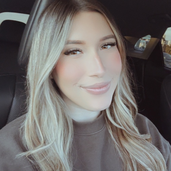 Meet your Posher, Caroline - Picture 1 of 1